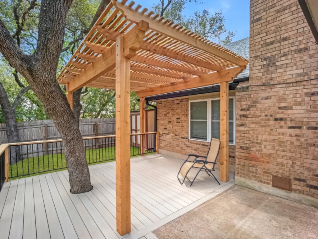 Deck Builder in Cedar Creek, TX