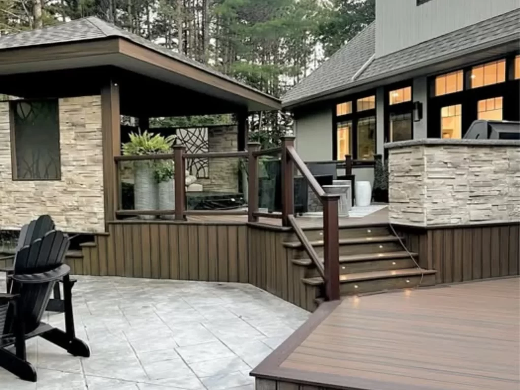 Deck Builder in Wyldwood, TX